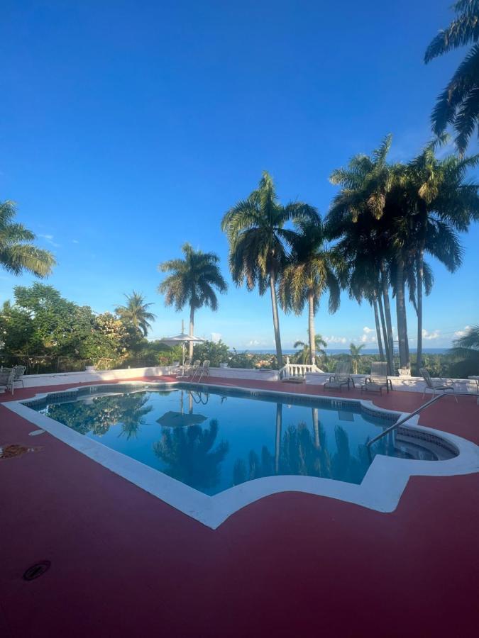 Peaceful Palms Montego Bay Otel Dış mekan fotoğraf